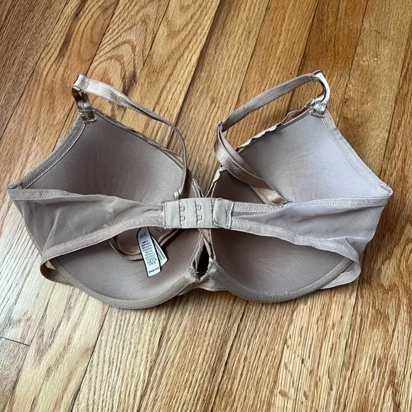 Victoria’s Secret Lace Push-Up Bra 34DD - Picture 4 of 7